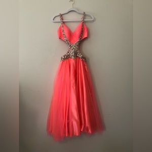 MacDuggal embellished open back halter formal dress, EUC